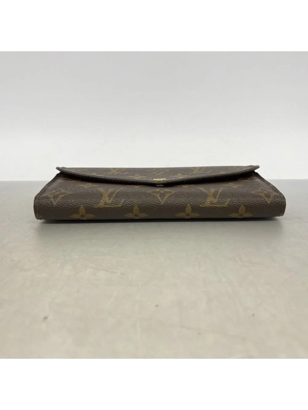 Louis Vuitton smoke including